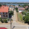 ZBOG RADOVA NA POPRAVCI KOLOVOZA U SREMSKOJ KAMENICI IZMENA REŽIMA SAOBRAĆAJA U VIŠE ULICA